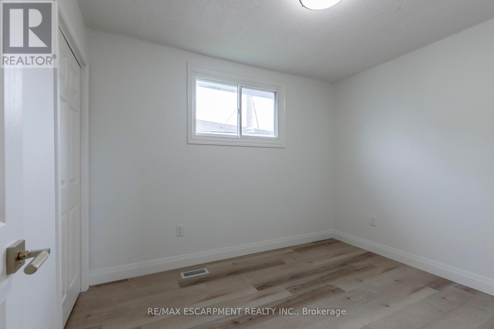 Photo 15 of 20 Laird Drive, Hamilton ON