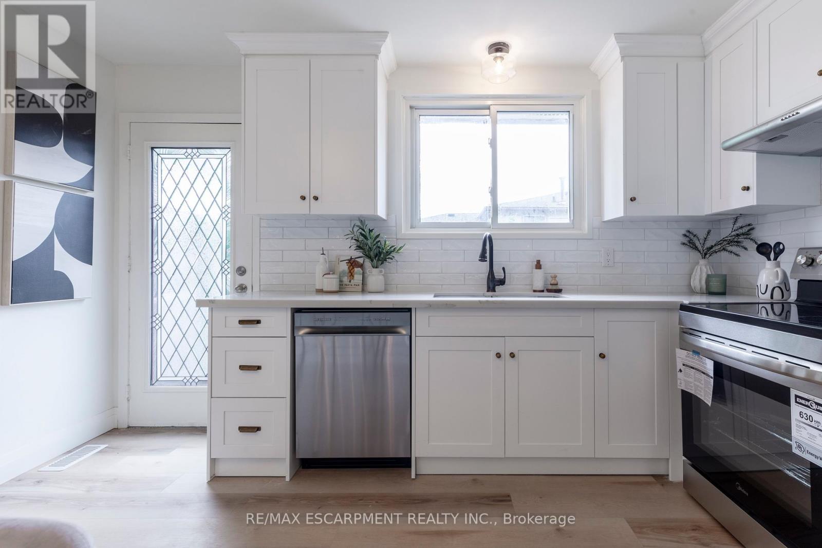 Photo 17 of 20 Laird Drive, Hamilton ON