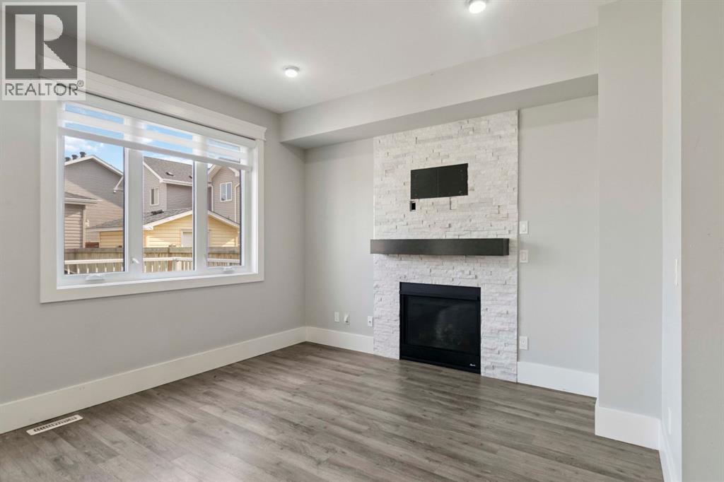 Photo 13 of 106 Athabasca Crescent, Fort Mcmurray AB