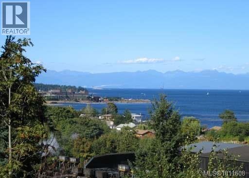 Photo 6 of 911 Haliburton St, Nanaimo BC