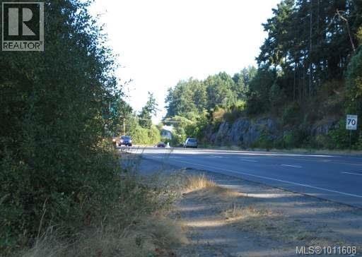 Photo 2 of 911 Haliburton St, Nanaimo BC