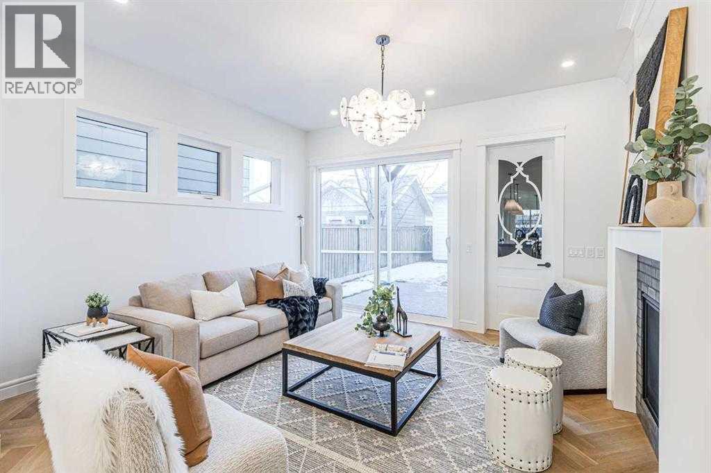 Single Family House for Sale in  Broadview Road NW West Hillhurst Calgary 