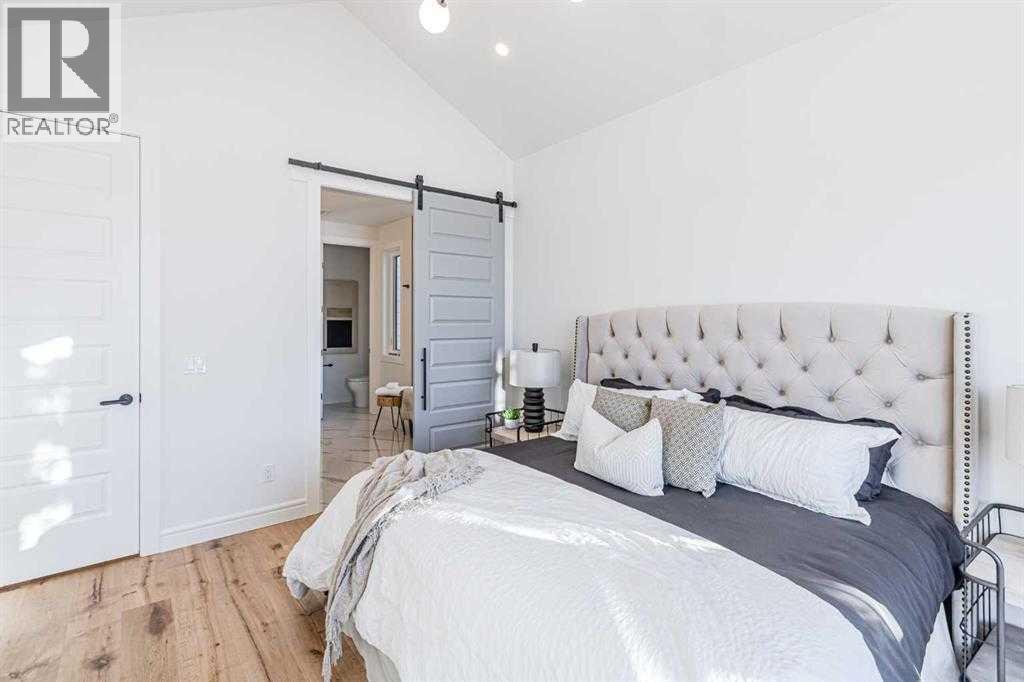Single Family House for Sale in  Broadview Road NW West Hillhurst Calgary 