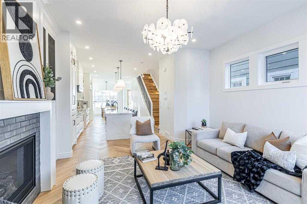 Single Family House for Sale in  Broadview Road NW West Hillhurst Calgary 
