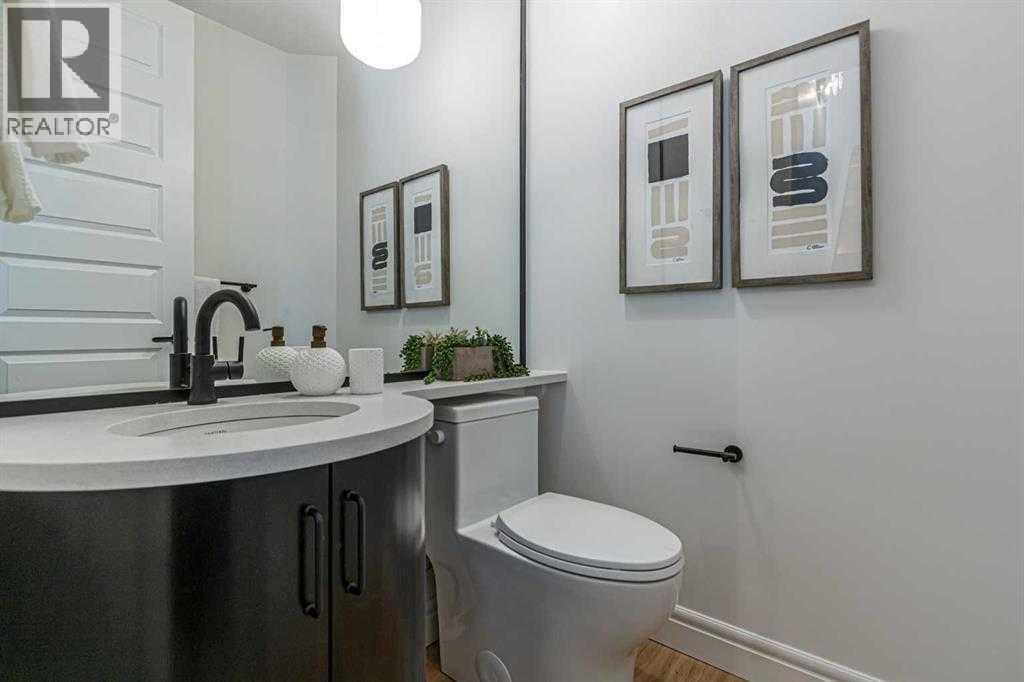 Single Family House for Sale in  Broadview Road NW West Hillhurst Calgary 