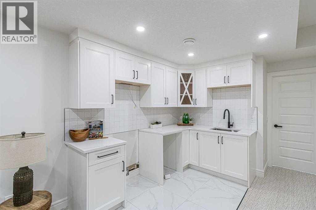 Single Family House for Sale in  Broadview Road NW West Hillhurst Calgary 