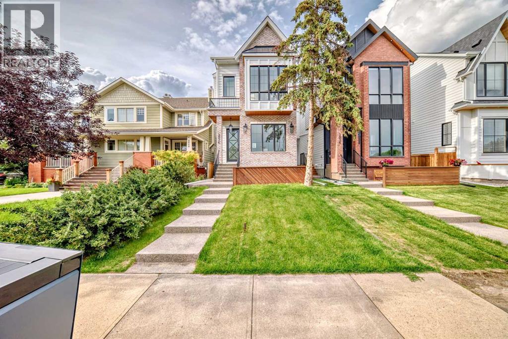 Single Family House for Sale in  Broadview Road NW West Hillhurst Calgary 
