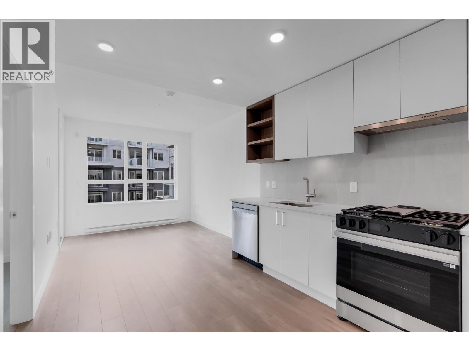 Photo 2 of 514 723 Grover Avenue, Coquitlam BC