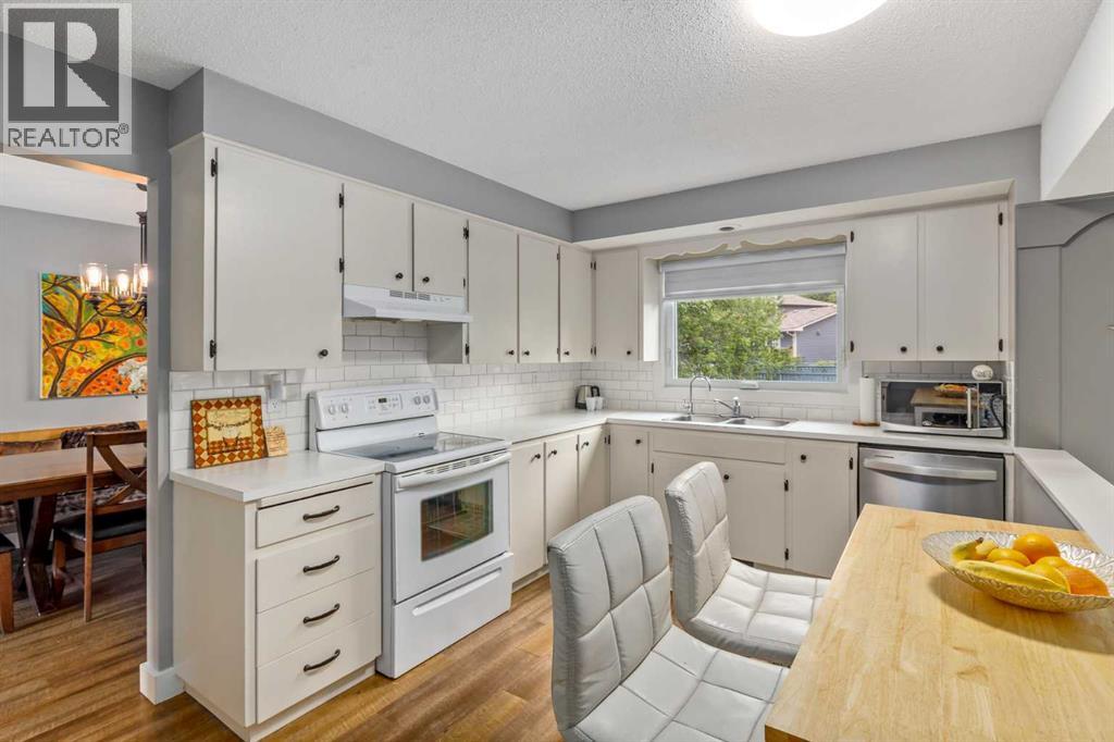 Photo 10 of 10003 Oakfield Drive Sw, Calgary AB