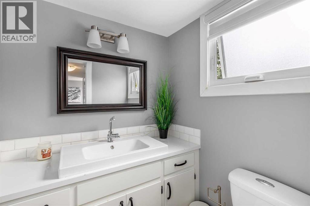 Photo 19 of 10003 Oakfield Drive Sw, Calgary AB