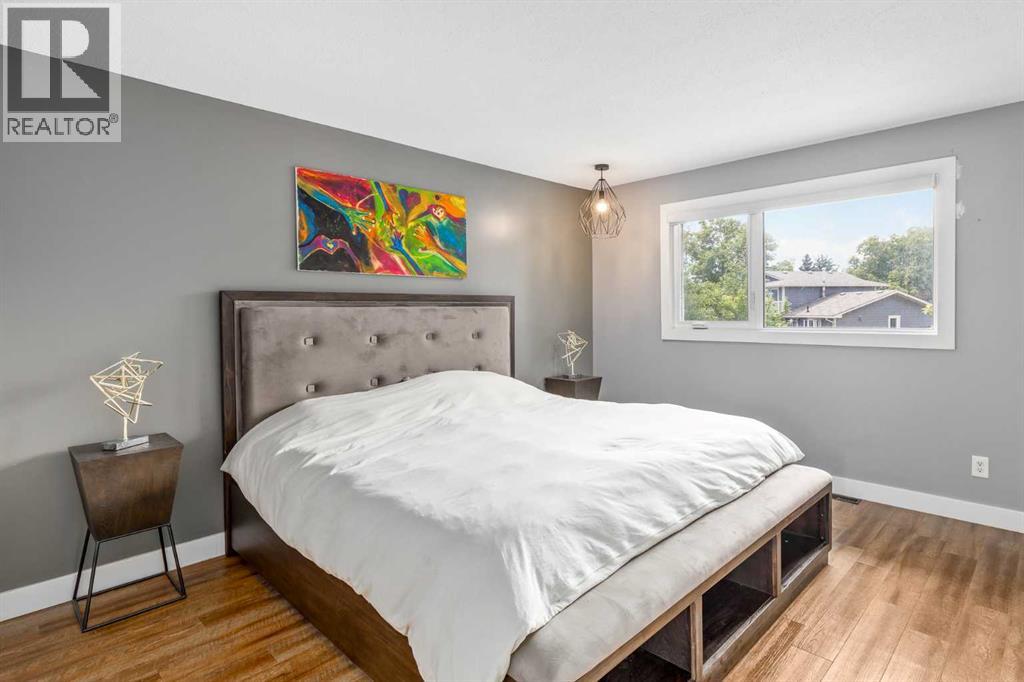 Photo 22 of 10003 Oakfield Drive Sw, Calgary AB