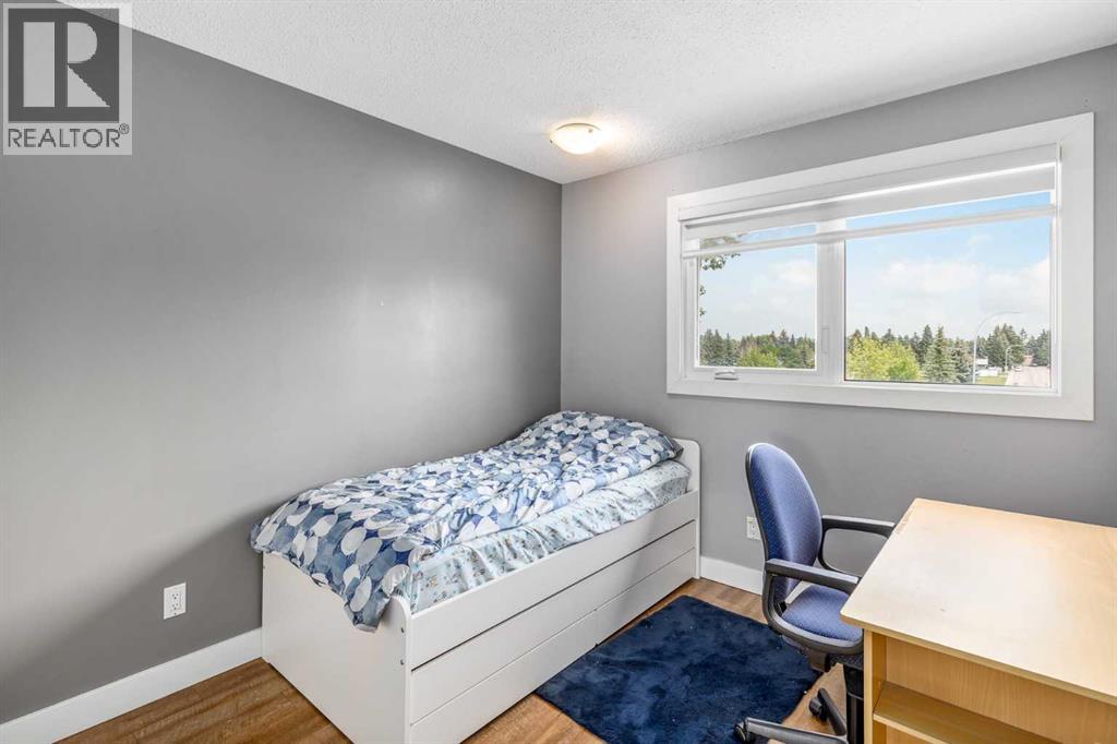 Photo 25 of 10003 Oakfield Drive Sw, Calgary AB