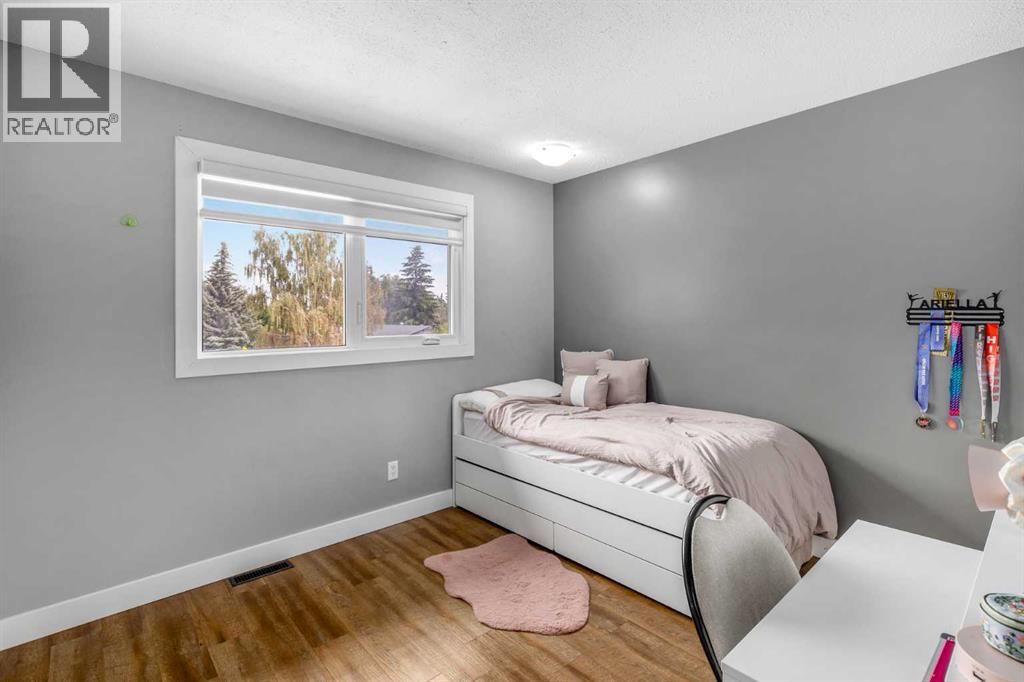 Photo 28 of 10003 Oakfield Drive Sw, Calgary AB