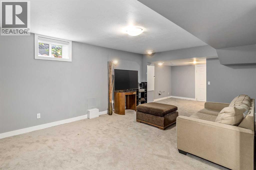 Photo 32 of 10003 Oakfield Drive Sw, Calgary AB