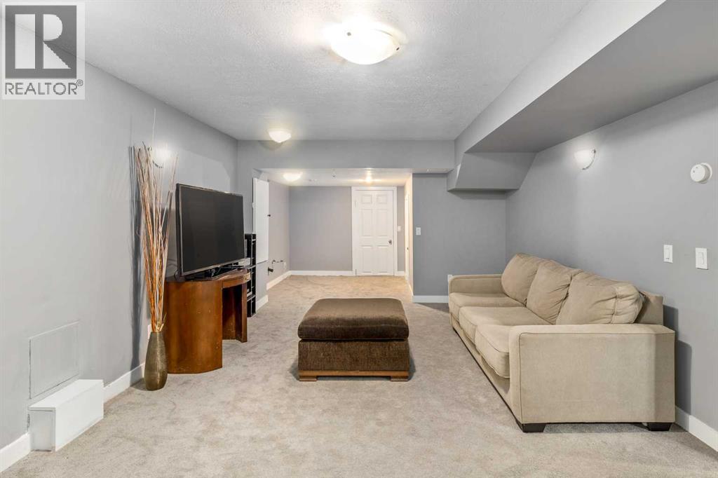 Photo 33 of 10003 Oakfield Drive Sw, Calgary AB