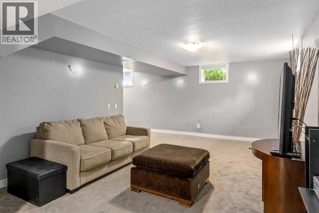 Photo 34 of 10003 Oakfield Drive Sw, Calgary AB