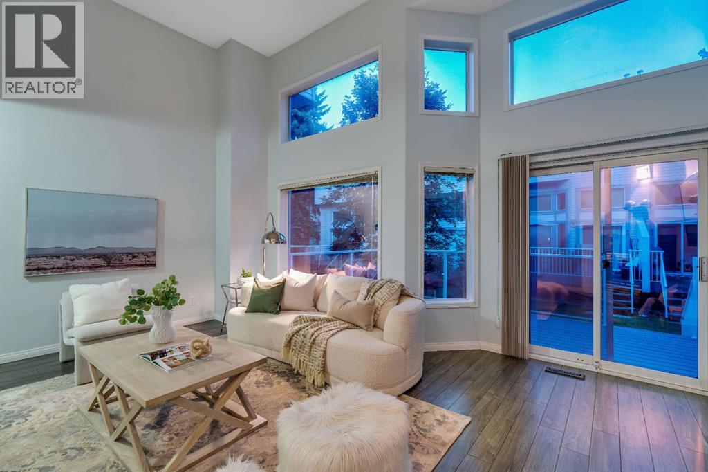 43 Kingsland Villas SW, Calgary, Alberta