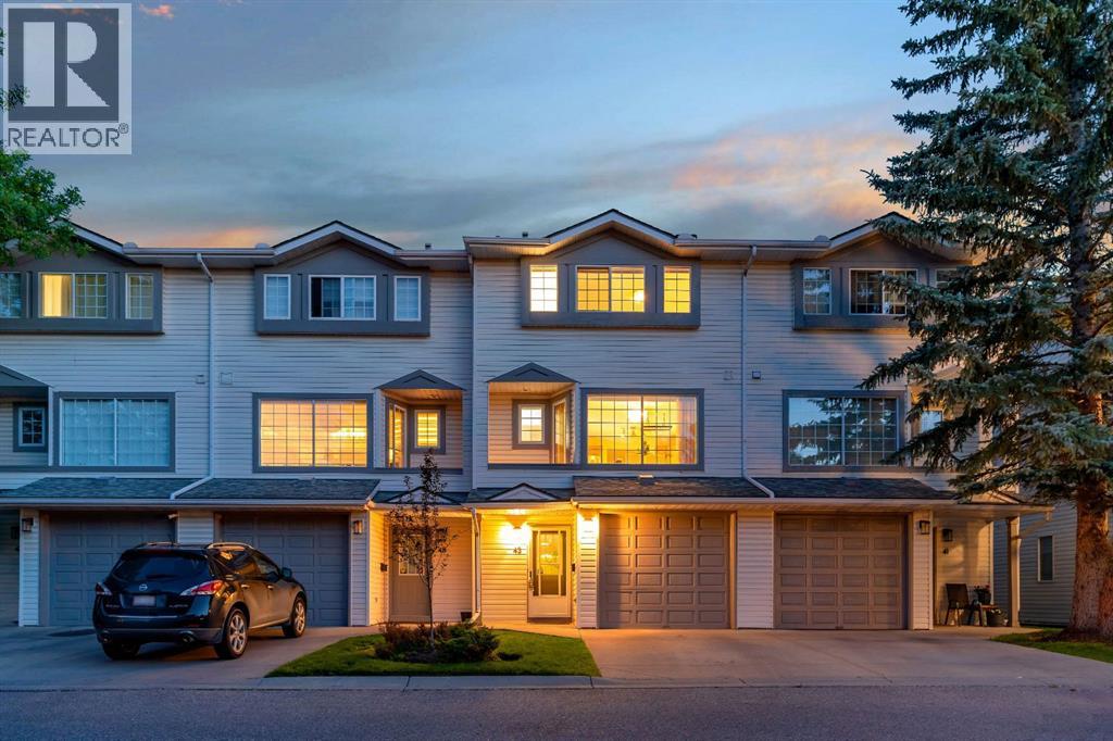 Single Family House 4 Level for Sale in  Kingsland Villas SW Kingsland Calgary 
