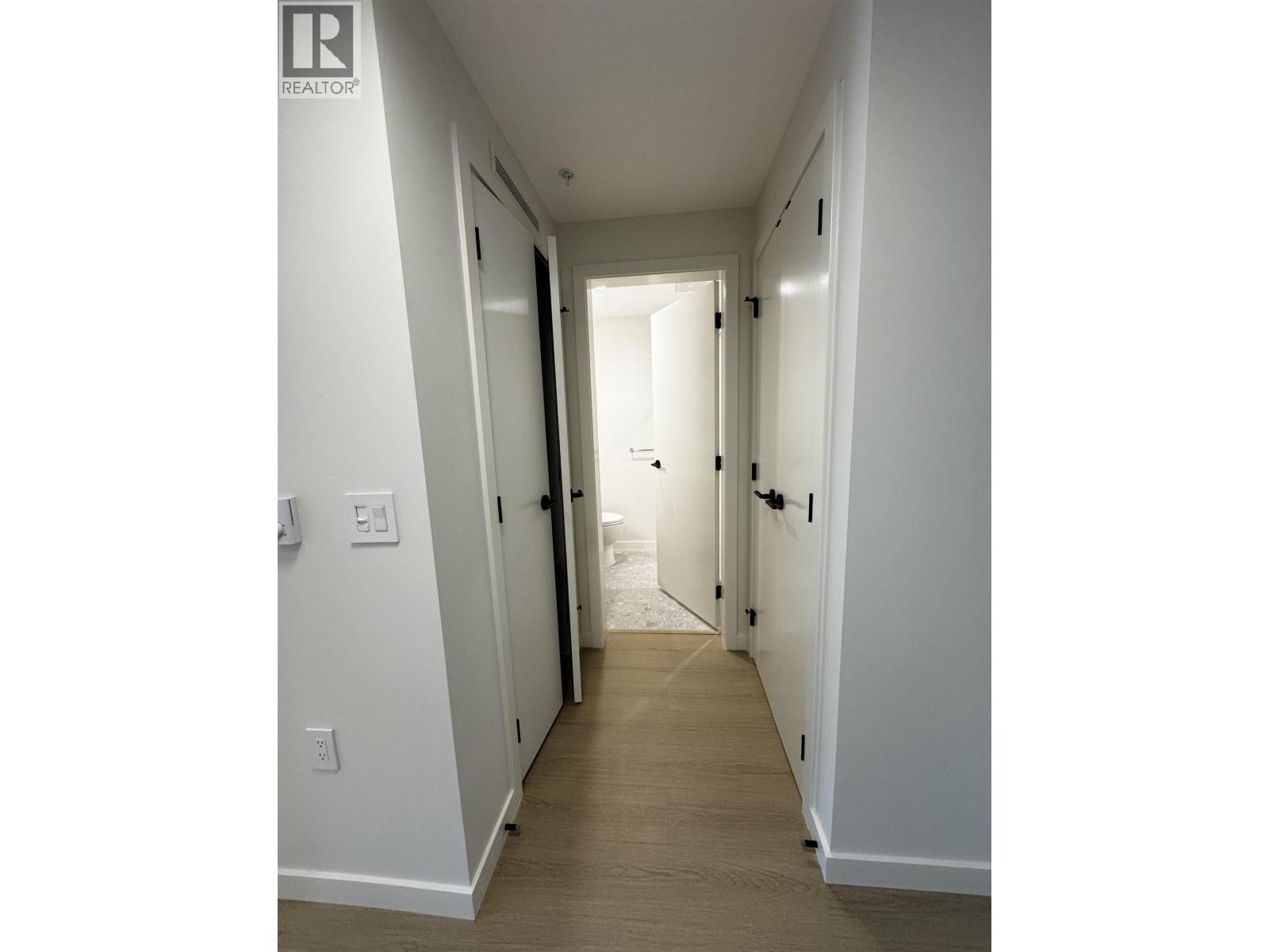 Photo 23 of 305 2015 St Johns St, Port Moody BC