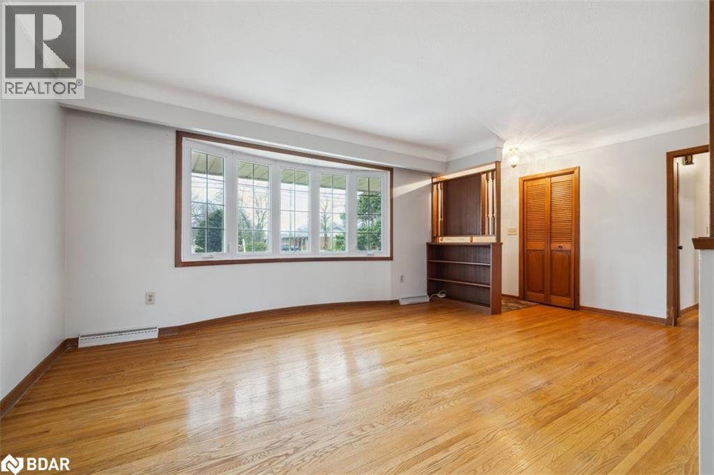 Photo 21 of 297 Lakeshore Street, St Catharines ON