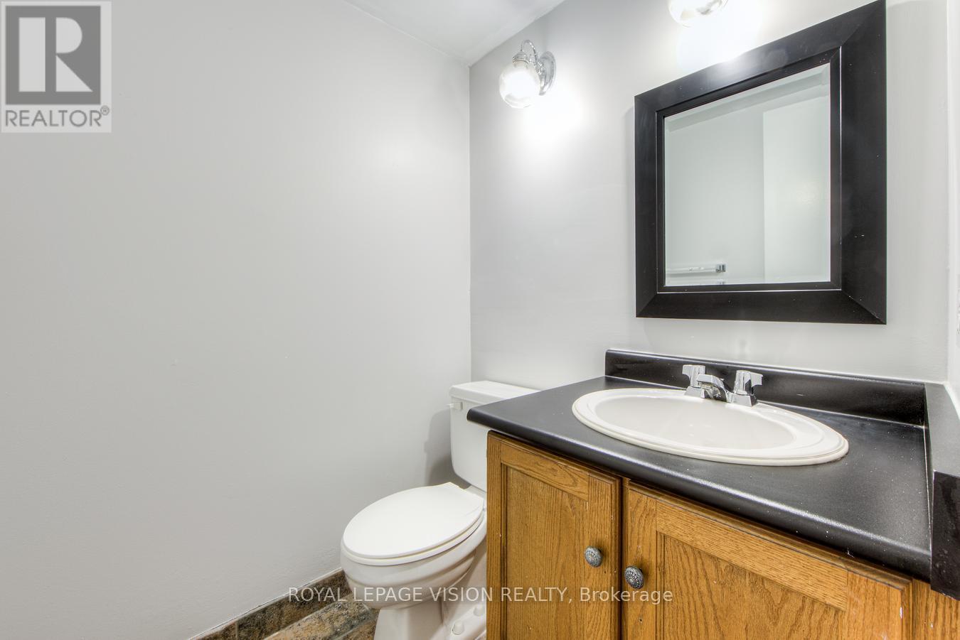 Photo 18 of 216 633 Bay Street, Toronto ON