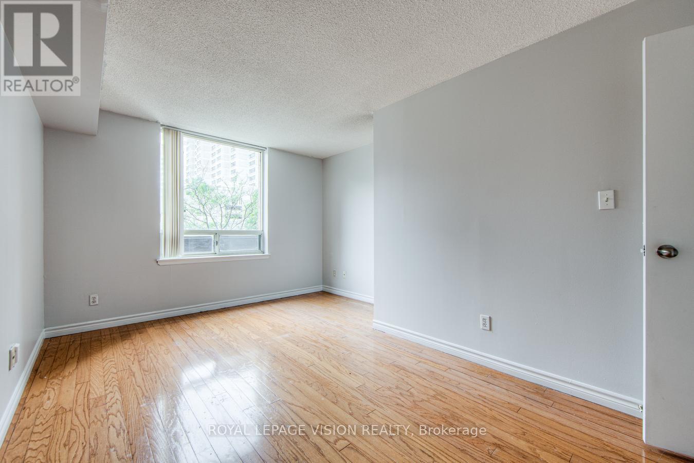 Photo 23 of 216 633 Bay Street, Toronto ON