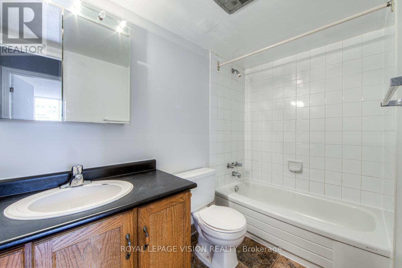 Photo 26 of 216 633 Bay Street, Toronto ON