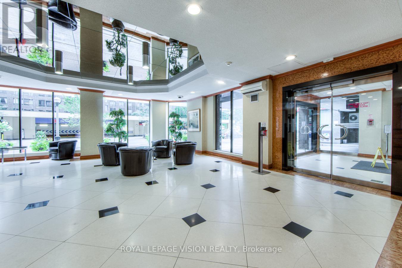 Photo 3 of 216 633 Bay Street, Toronto ON
