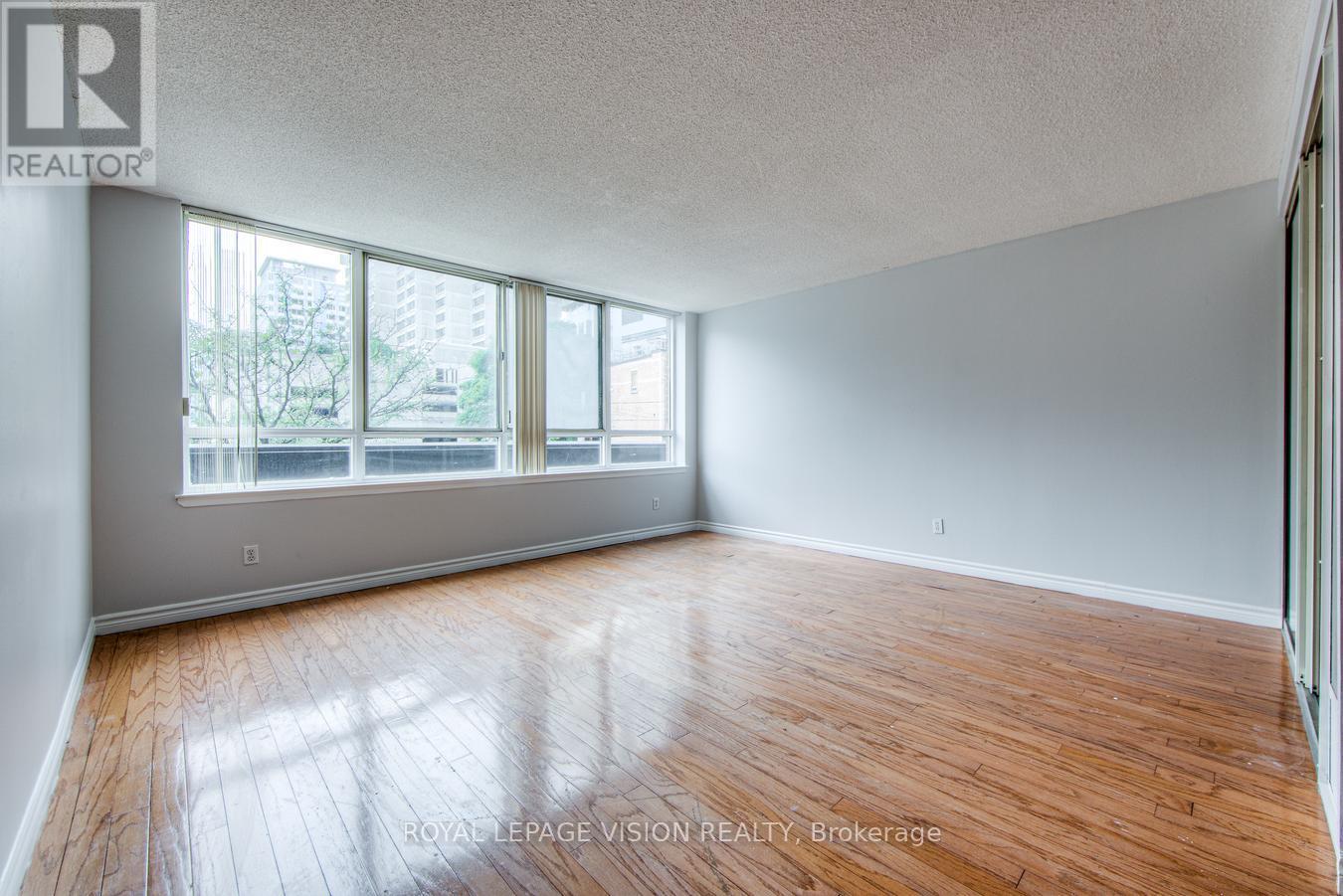Photo 6 of 216 633 Bay Street, Toronto ON