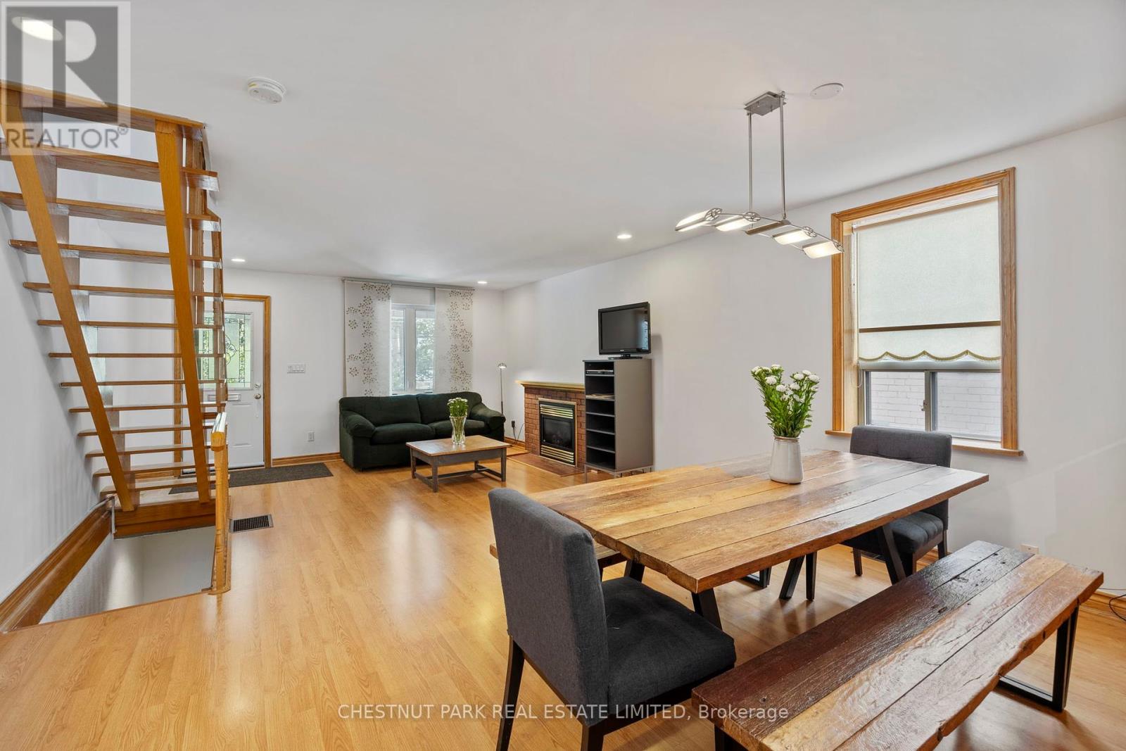 Photo 32 of 23 Edith Drive, Toronto ON