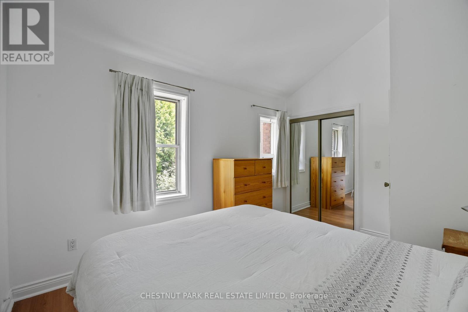 Photo 18 of 23 Edith Drive, Toronto ON