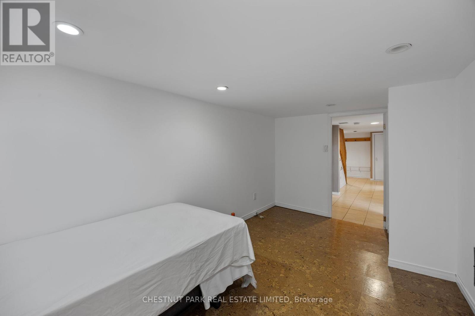 Photo 27 of 23 Edith Drive, Toronto ON