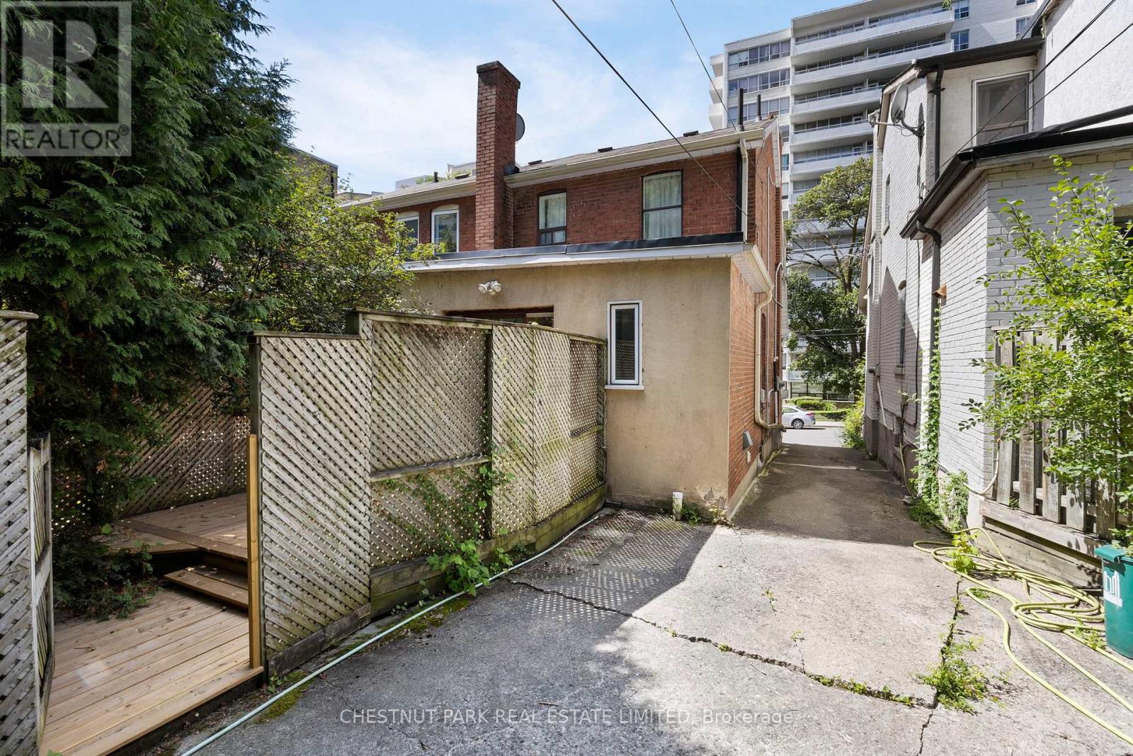 Photo 6 of 23 Edith Drive, Toronto ON