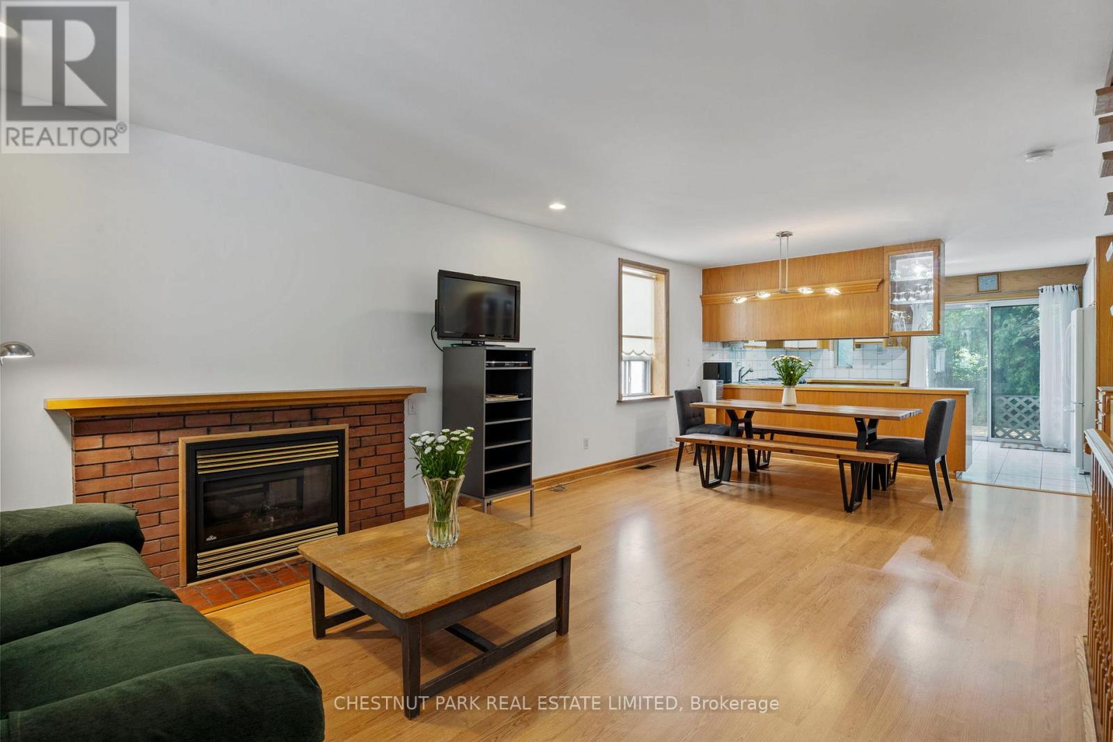 Photo 42 of 23 Edith Drive, Toronto ON