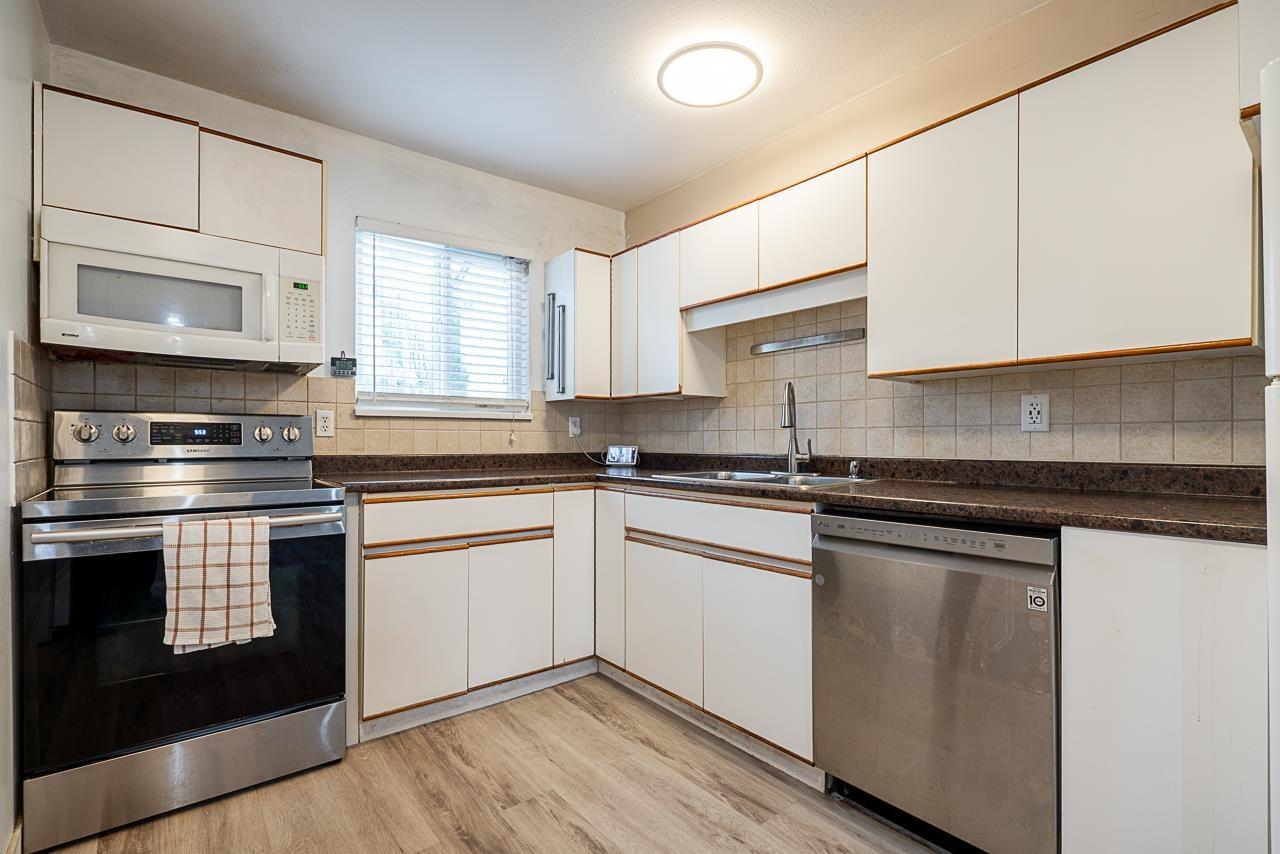Photo 3 of 208 13632 67 Avenue, Surrey BC