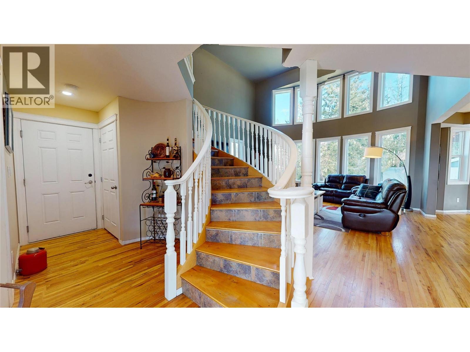 Photo 4 of 2874 Hilltop Road, Blind Bay BC