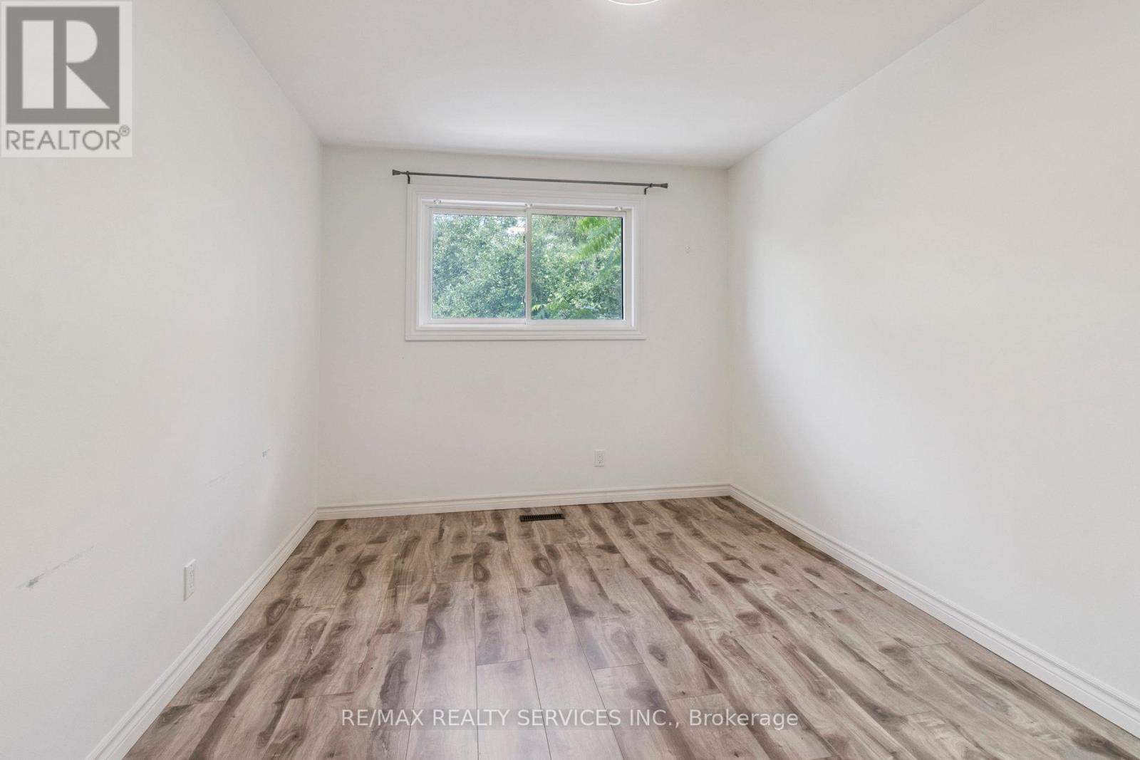 Photo 7 of Entire Property 769 Greenfield Crescent, Newmarket ON