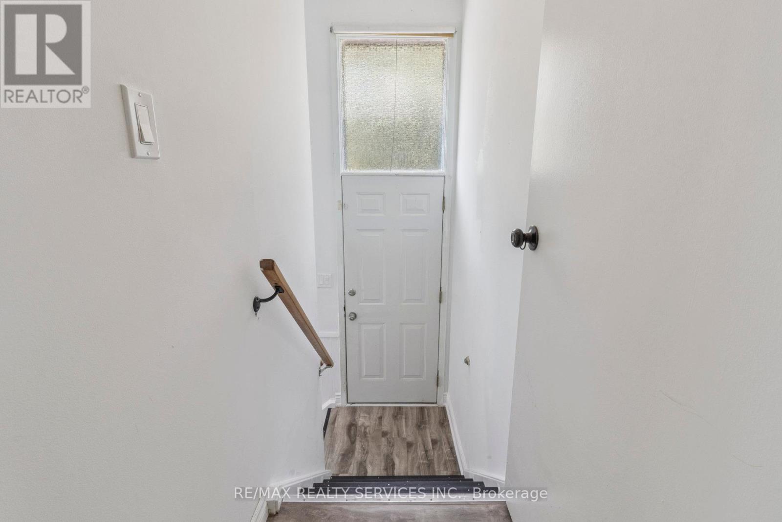 Photo 36 of Entire Property 769 Greenfield Crescent, Newmarket ON