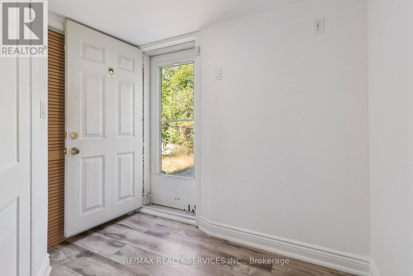 Photo 25 of Entire Property 769 Greenfield Crescent, Newmarket ON