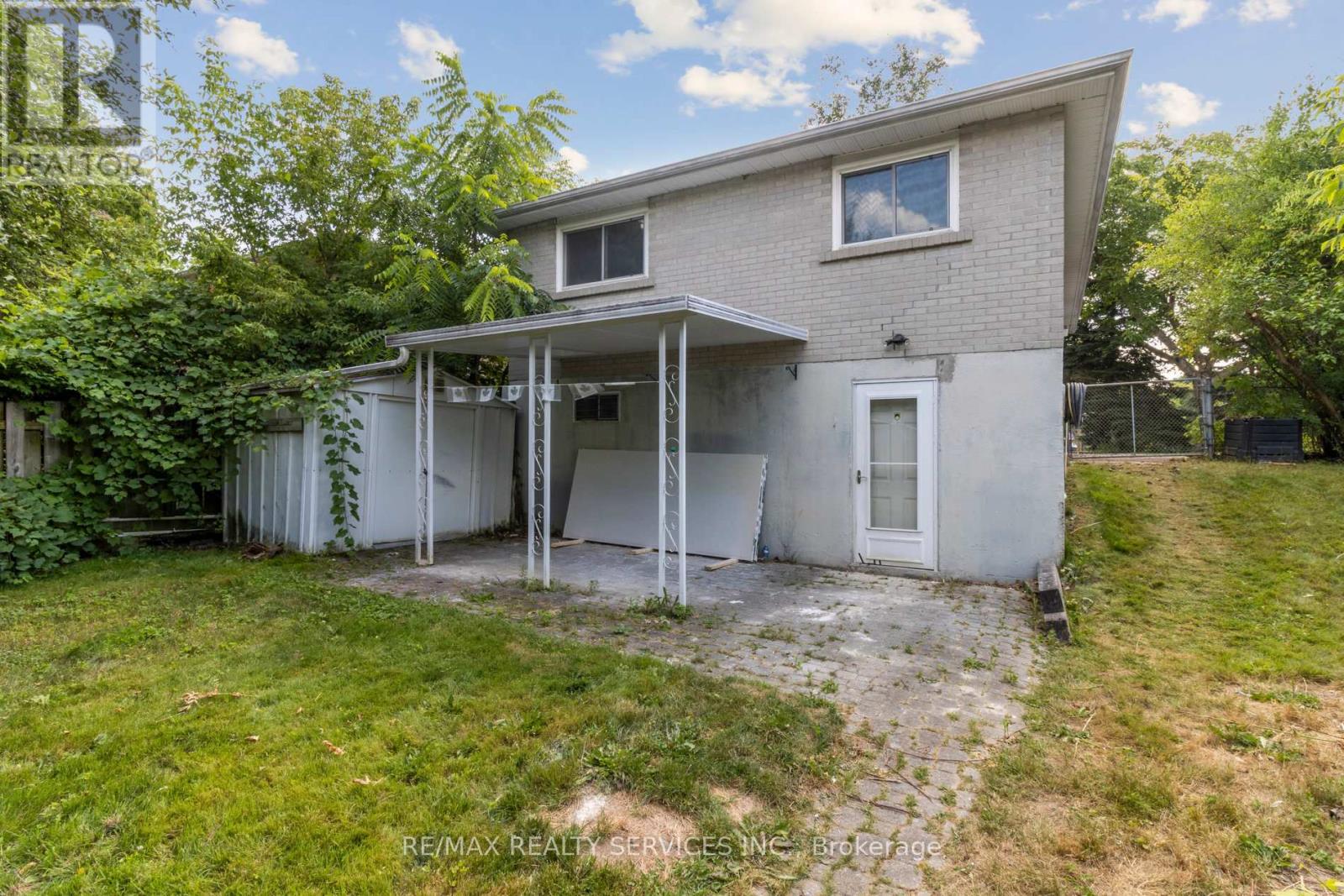 Photo 15 of Entire Property 769 Greenfield Crescent, Newmarket ON