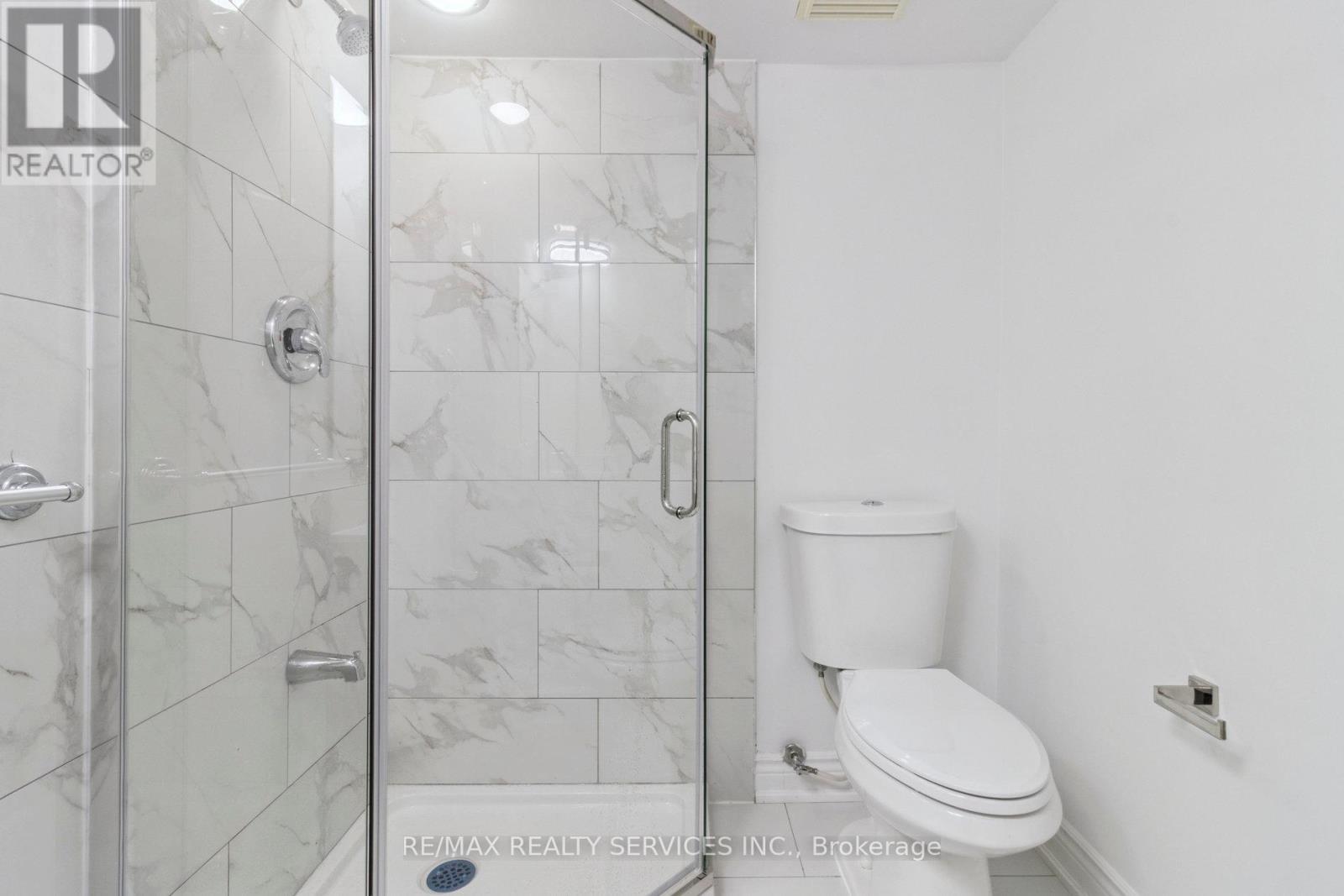 Photo 16 of Entire Property 769 Greenfield Crescent, Newmarket ON