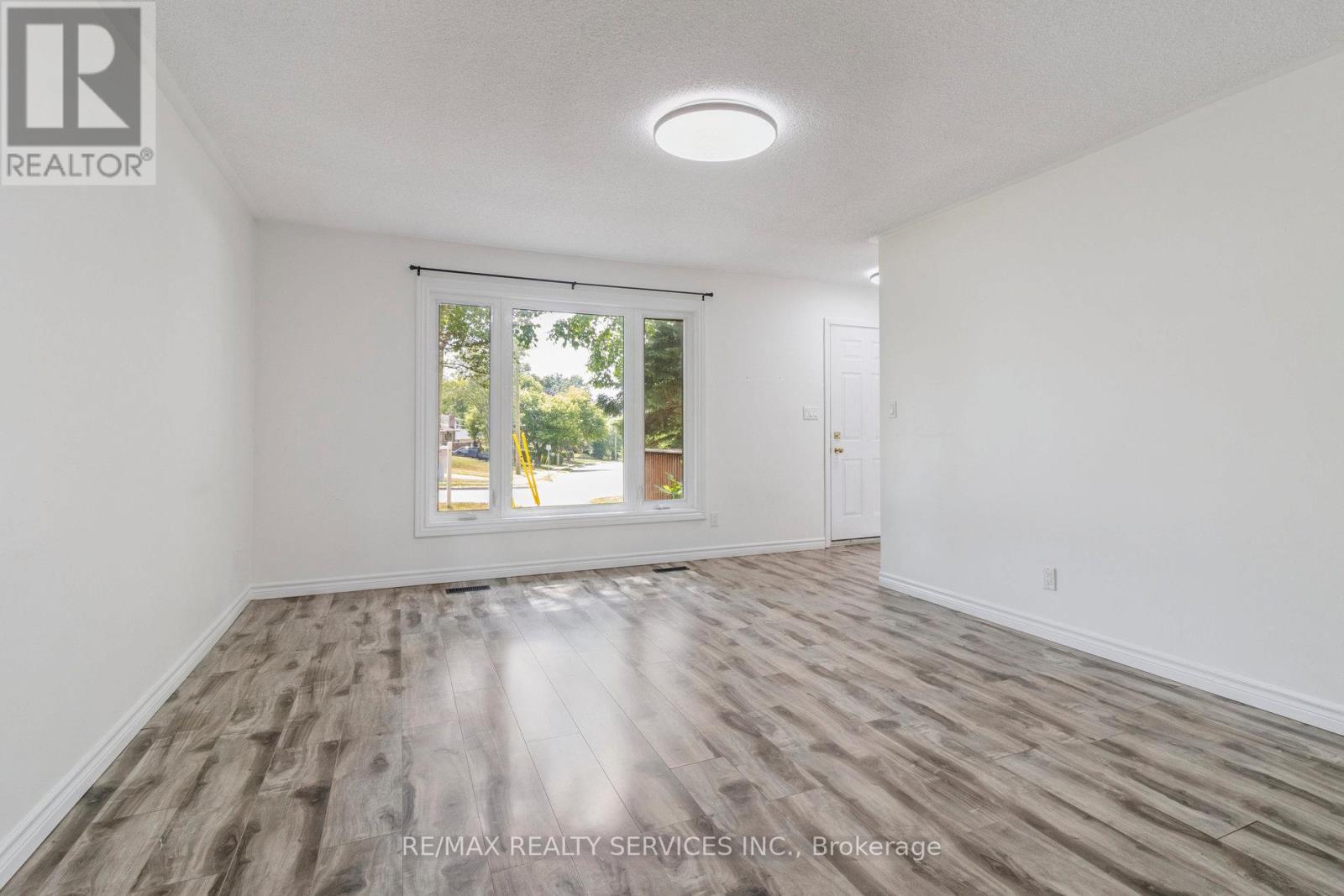 Photo 23 of Entire Property 769 Greenfield Crescent, Newmarket ON
