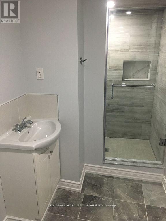 Photo 2 of Lower 27 Claudia Avenue, Vaughan ON