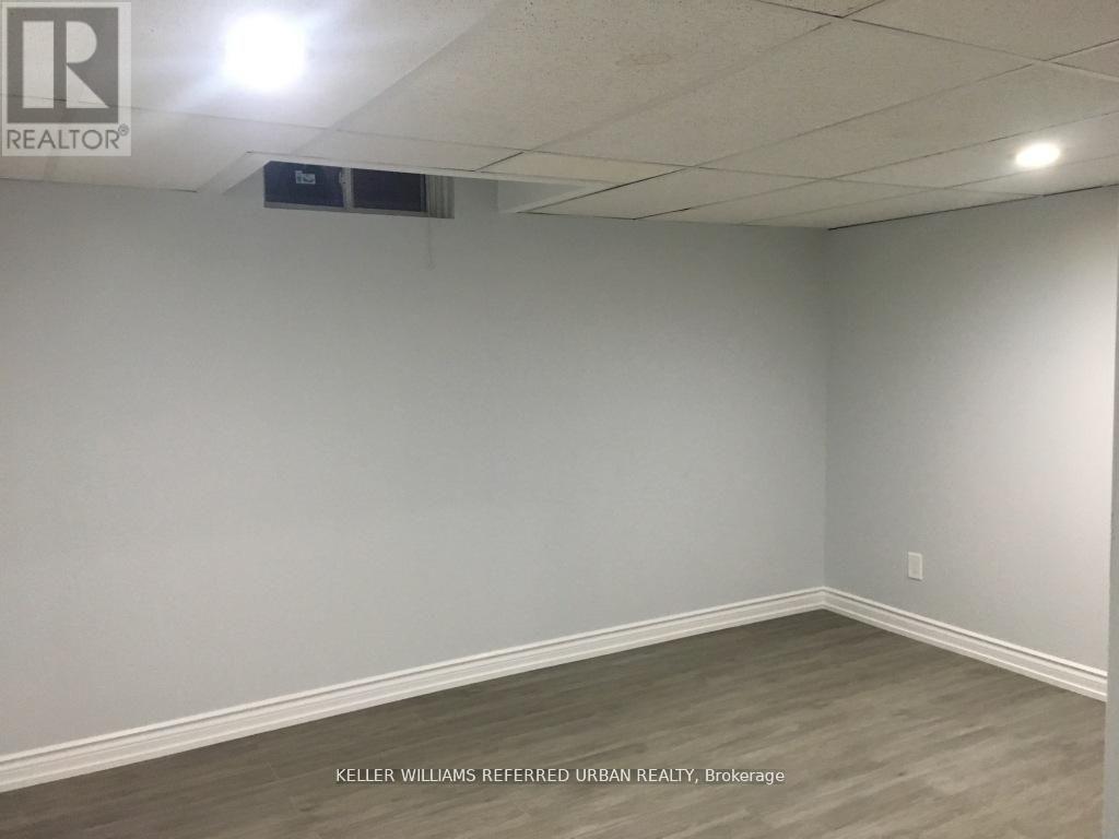Photo 7 of Lower 27 Claudia Avenue, Vaughan ON