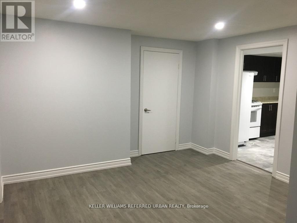 Photo 5 of Lower 27 Claudia Avenue, Vaughan ON