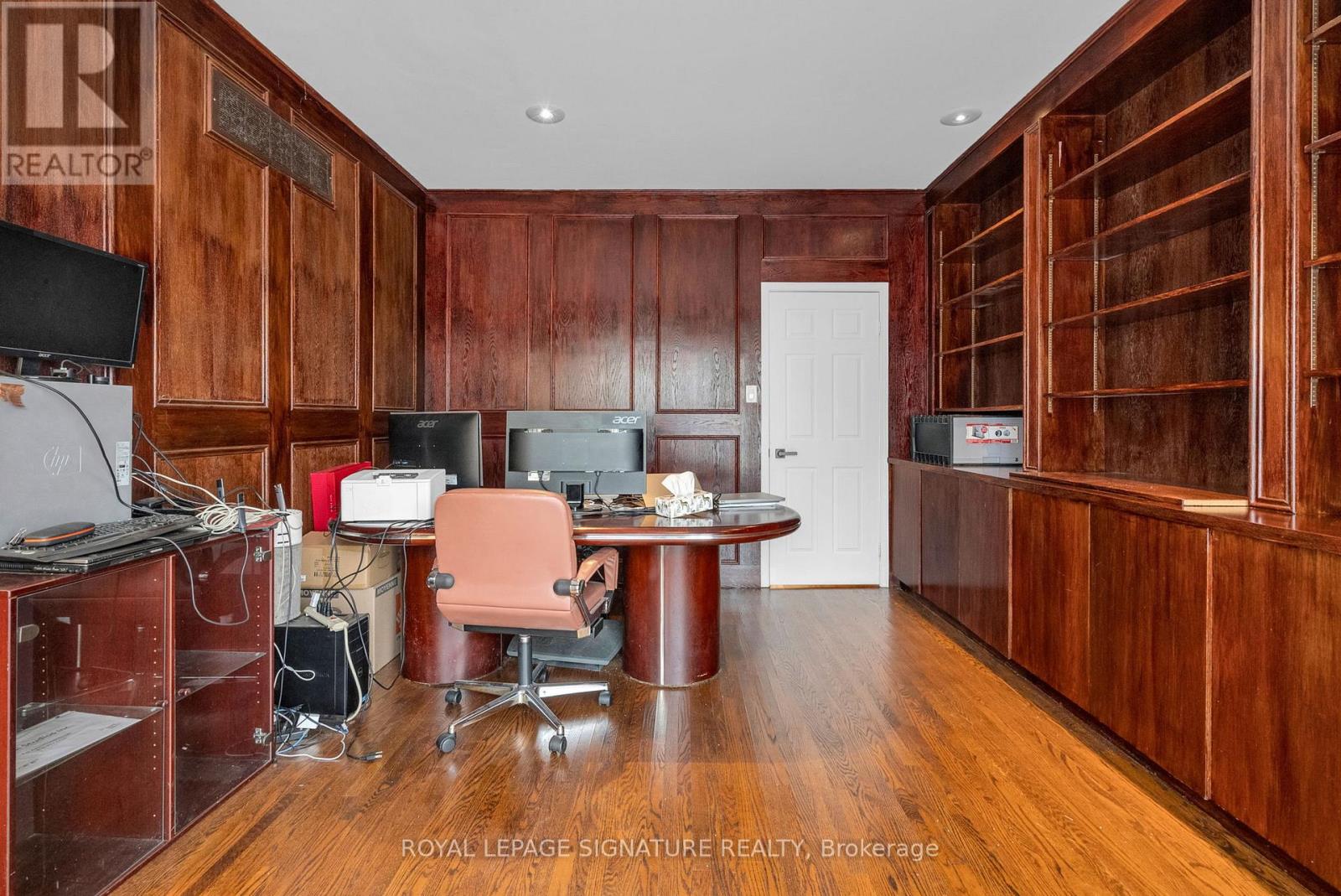 Photo 11 of 34 Barclay Court, Markham ON