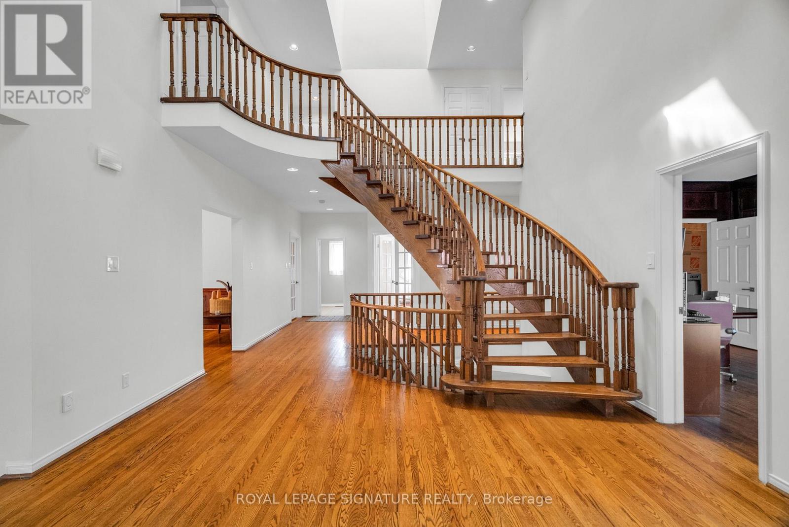 Photo 12 of 34 Barclay Court, Markham ON