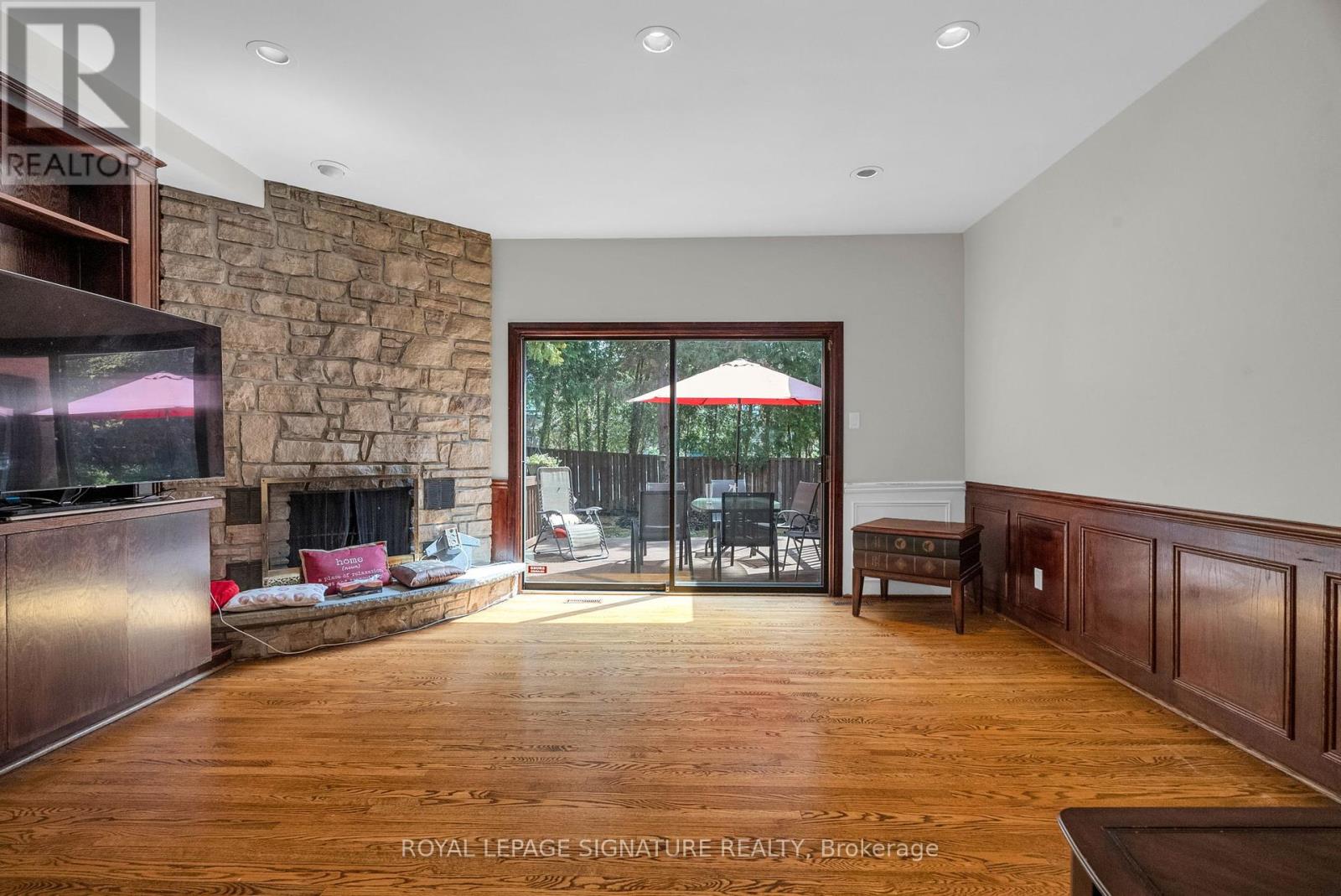Photo 9 of 34 Barclay Court, Markham ON