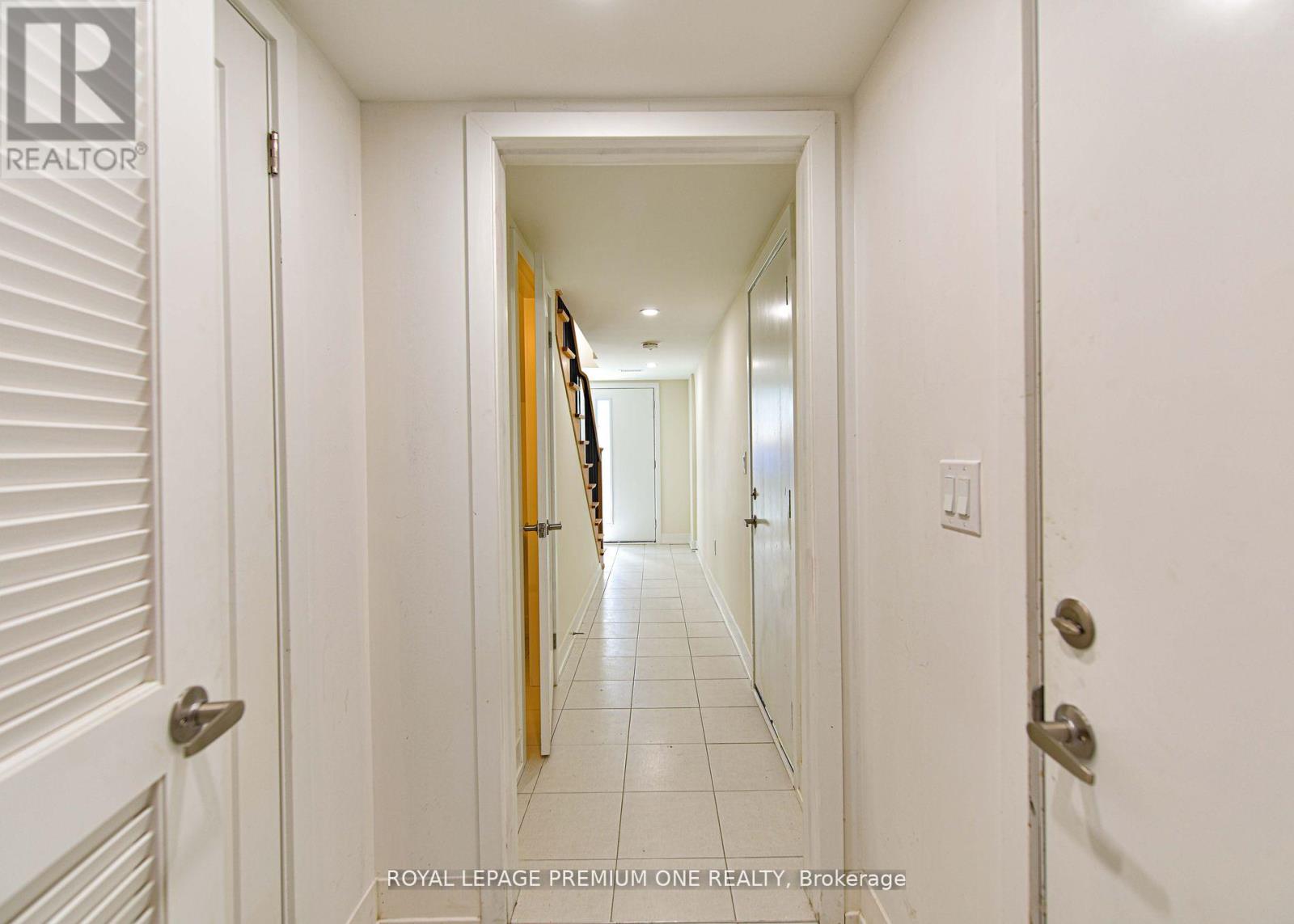 Photo 37 of 12 Mariners Pier Way, Orillia ON
