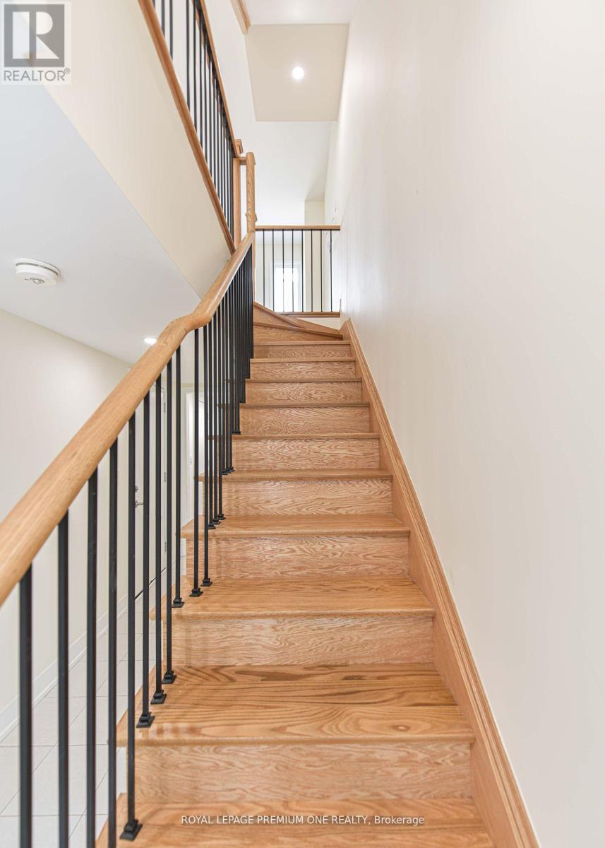 Photo 20 of 12 Mariners Pier Way, Orillia ON